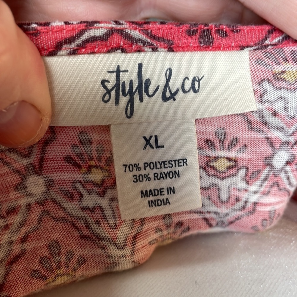 Style & Co patterned top with arm detail XL - Picture 4 of 4